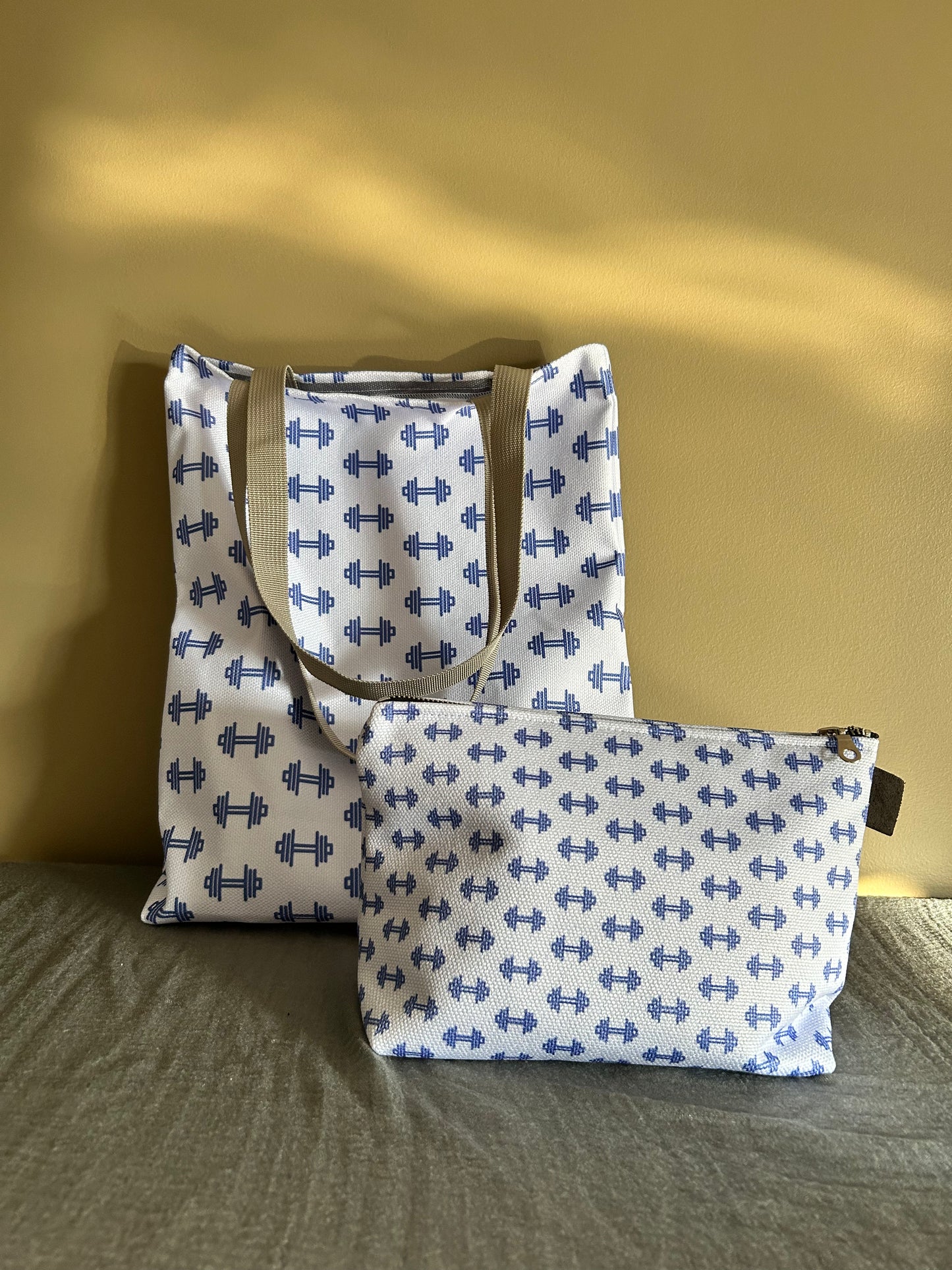 Dumbbell blue- makeup bag