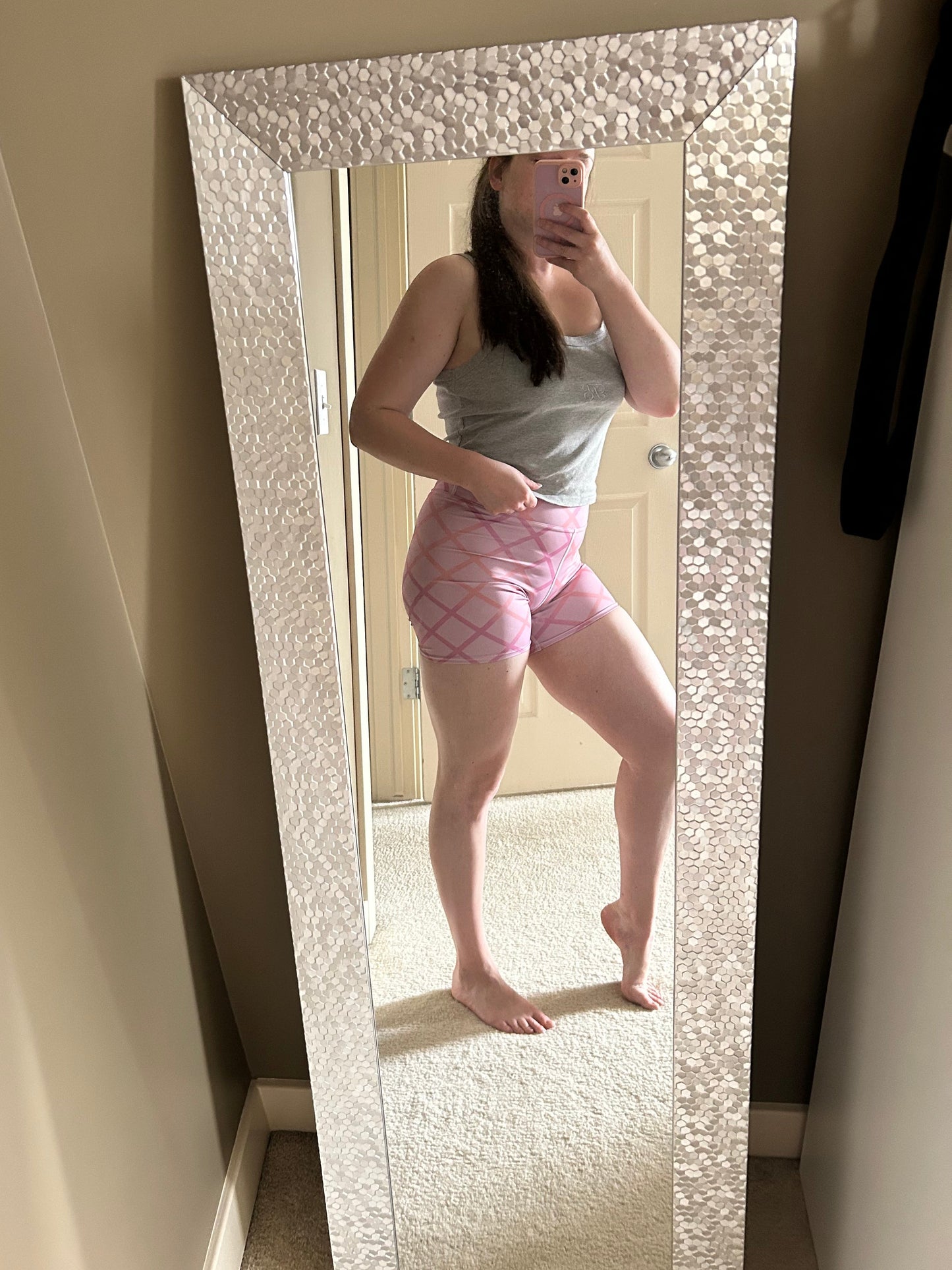 Caged lipstick Yoga Shorts