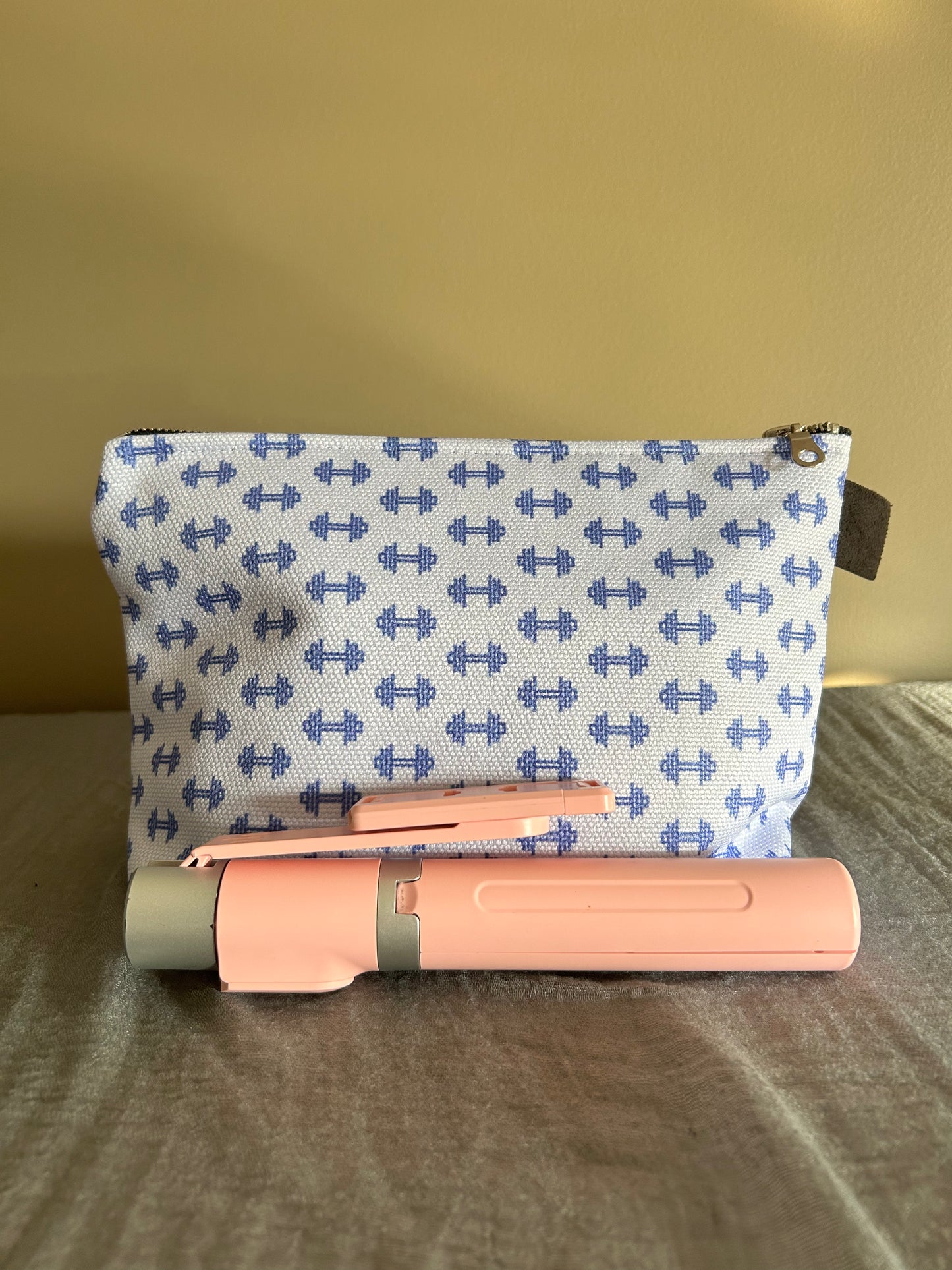 Dumbbell blue- makeup bag